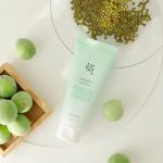 Green Plum Refreshing Cleanser – Image 2